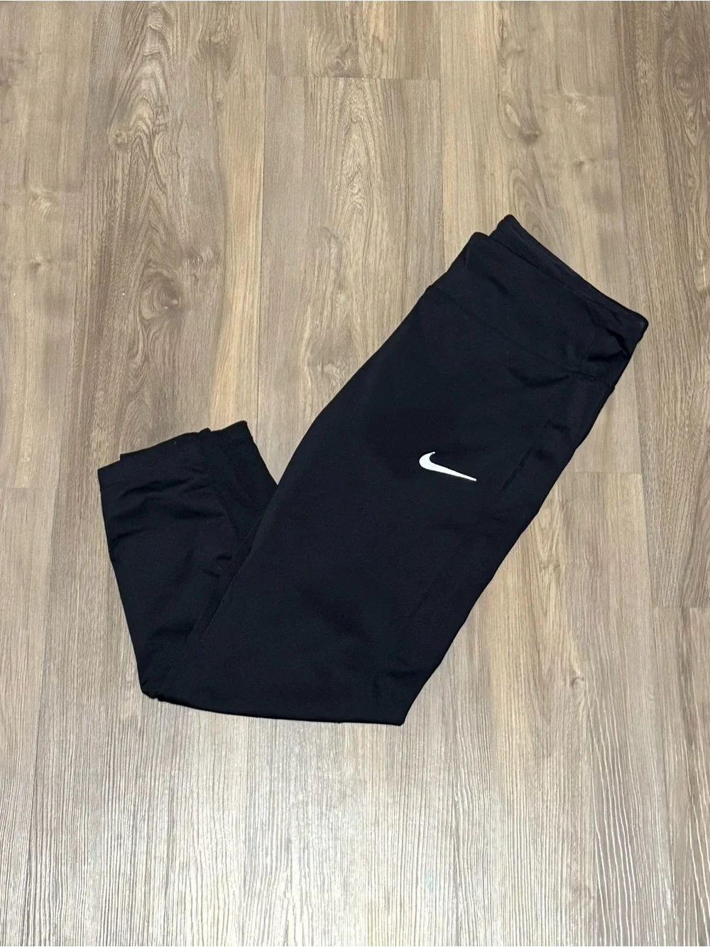 Nike Black Women's Cropped Leggings with Swoosh